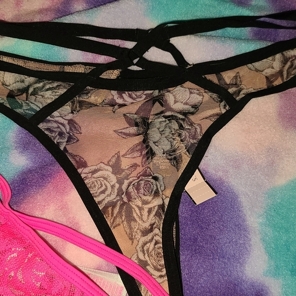 Victoria Secret - Picture 6 of 12